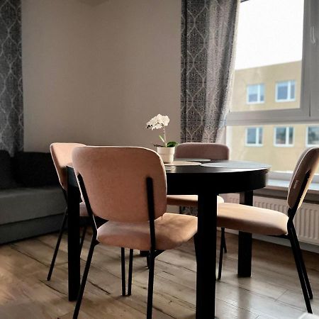 K22 Large Family Apart Komputerowa 华沙 外观 照片